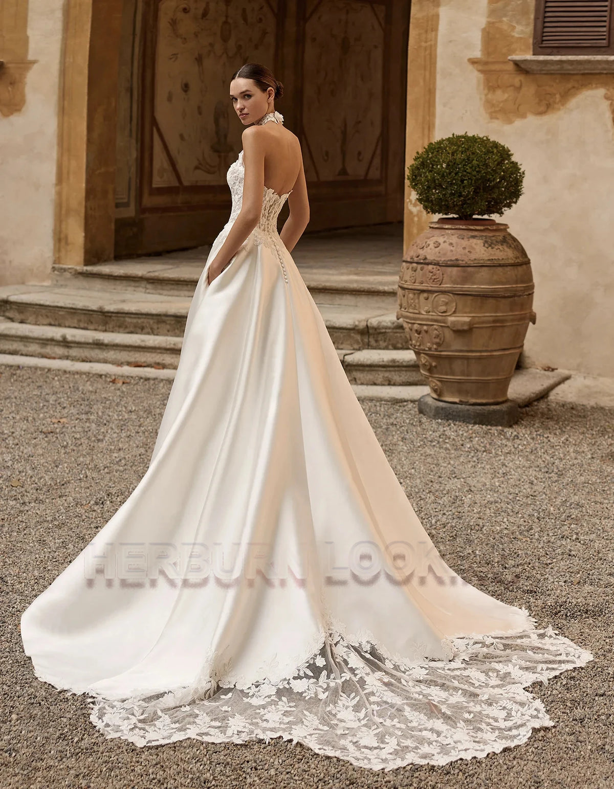 HERBURN Mordern Halter Wedding Dresses for Women Lace Appliques Pocket Pearls Button Backless Bride Vestidos De Novia Customized