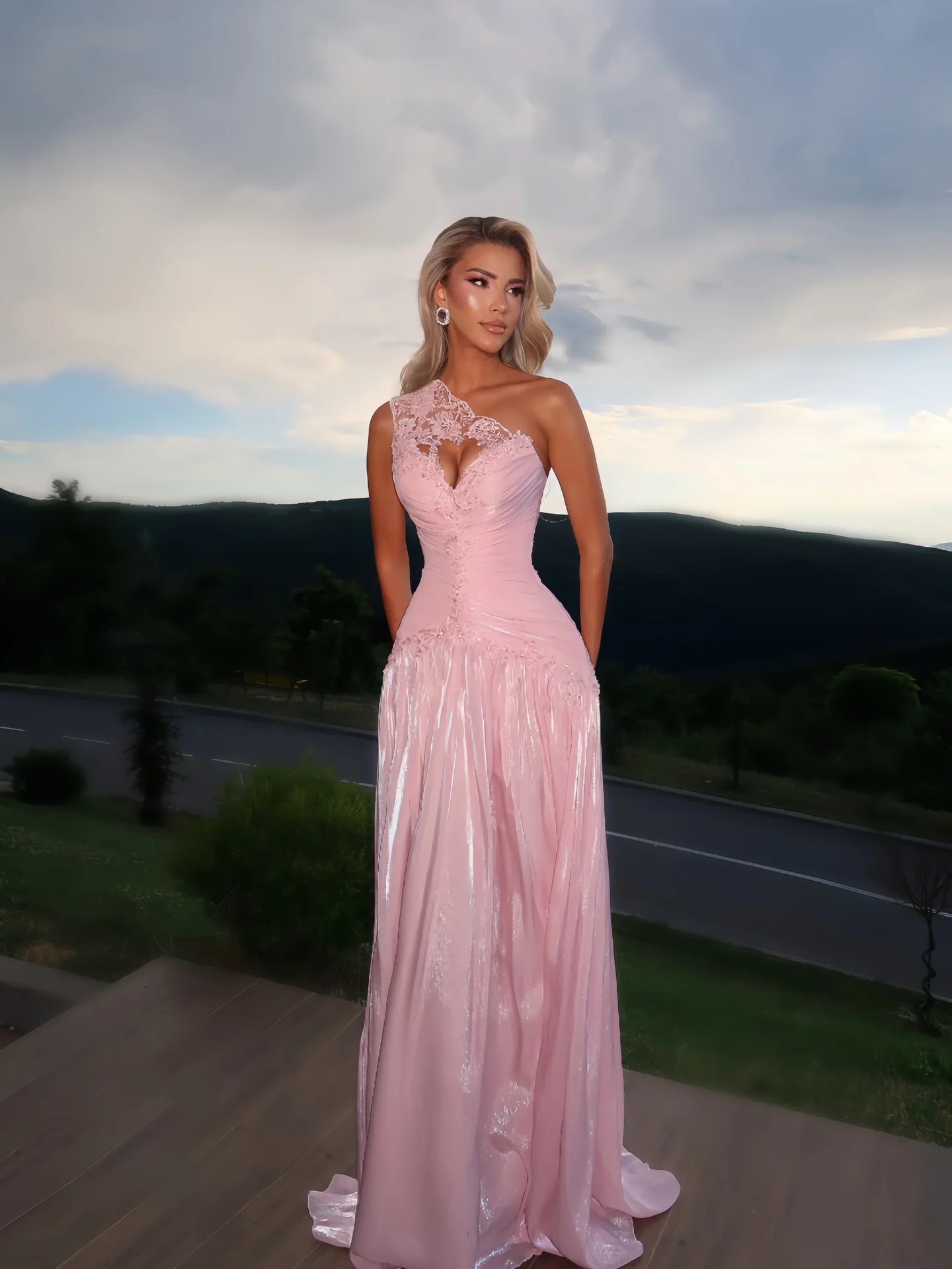 Aunber Modern Evening Dresses One Shoulder Lace Appliques Luxurious Prom Dresses Women's Formal Evening Gowns Customized