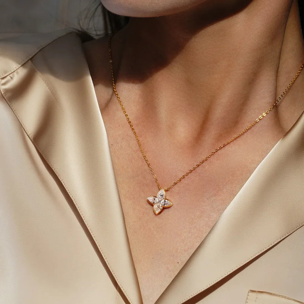 Exquisite Full Moissanite Pendant Necklaces Fashion Flower Pear/Round Cut Diamond Neck Chain S925 Silver Wedding Jewelry Gifts
