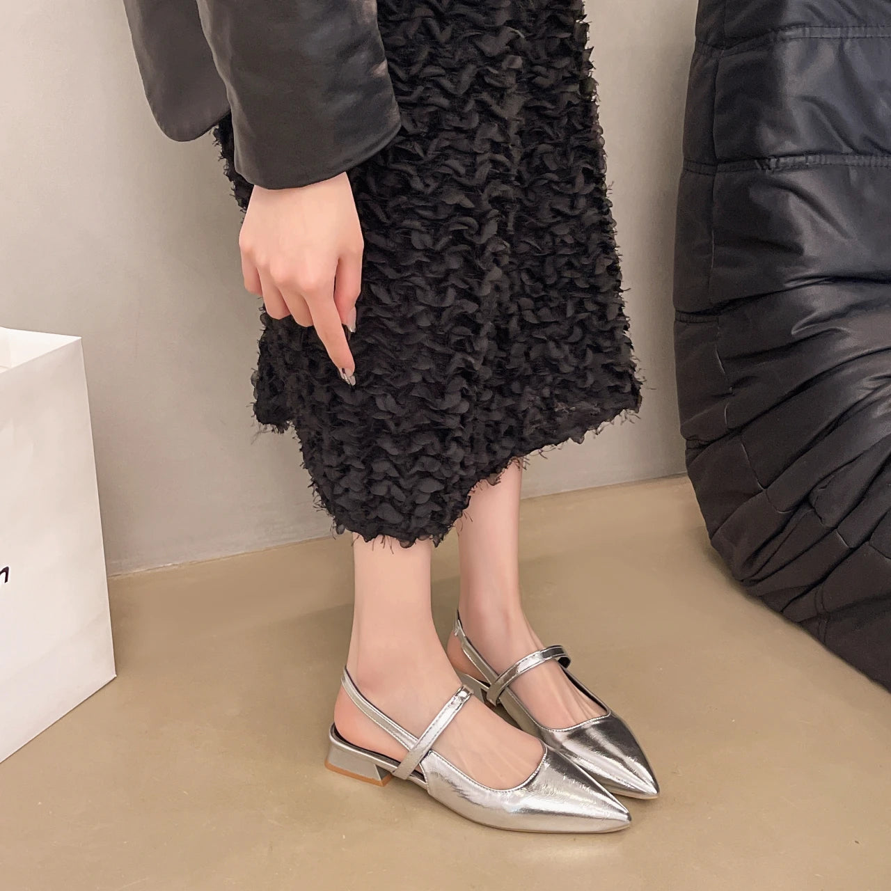 Luxury Summer Pointed Toe Women Sandals Fashion Singbacks Mules Shoes Ladies Elegant Low Heel Stripper Party Sandalias