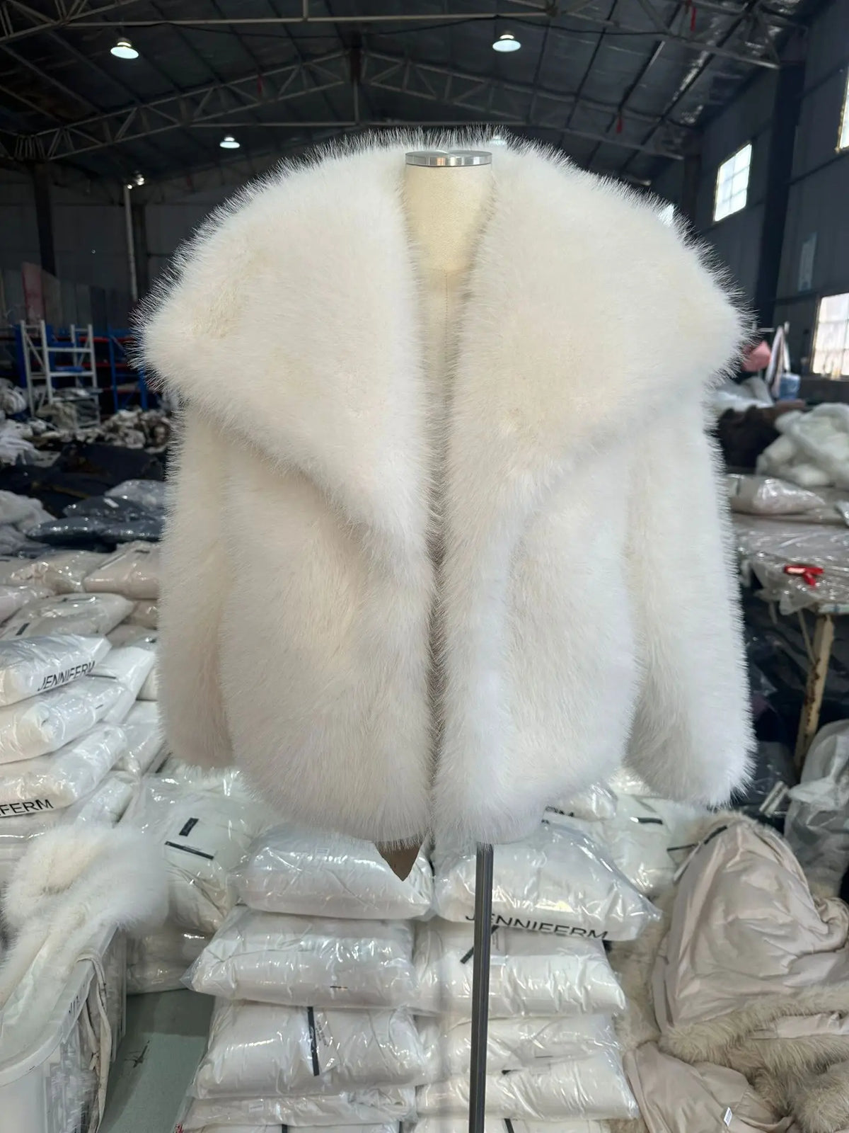 Women's Winter Fur Coat Mink Fur Large Lapel Fluffy Short Top in Large Size for Warmth And Style