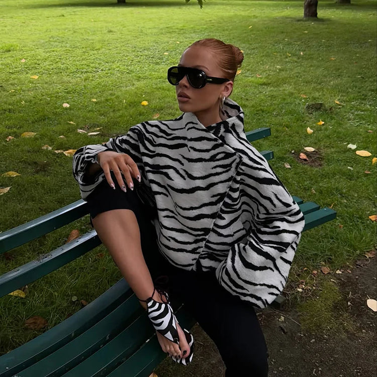 Fashion Women's Zebra Stripe Print Jacket Stand Collar Full Sleeve Loose Oversize Jackets Female 2026 Autumn Street Lady Coat