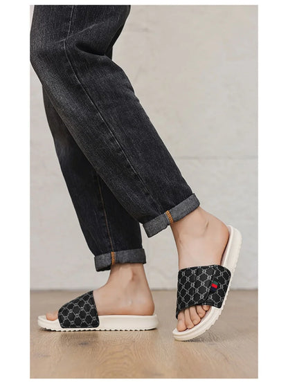 Summer men's slippers fashion comfortable breathable slippers indoor bathroom sandals plus size casual outdoor beach shoes 47