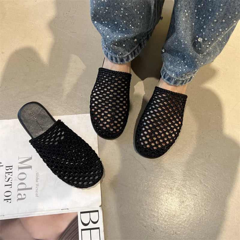 2026 Summer New Woven Flat Sandals Brathable Cover toe Slippers for Casual Outwear Women Hollow-out Casual Knitting Slides