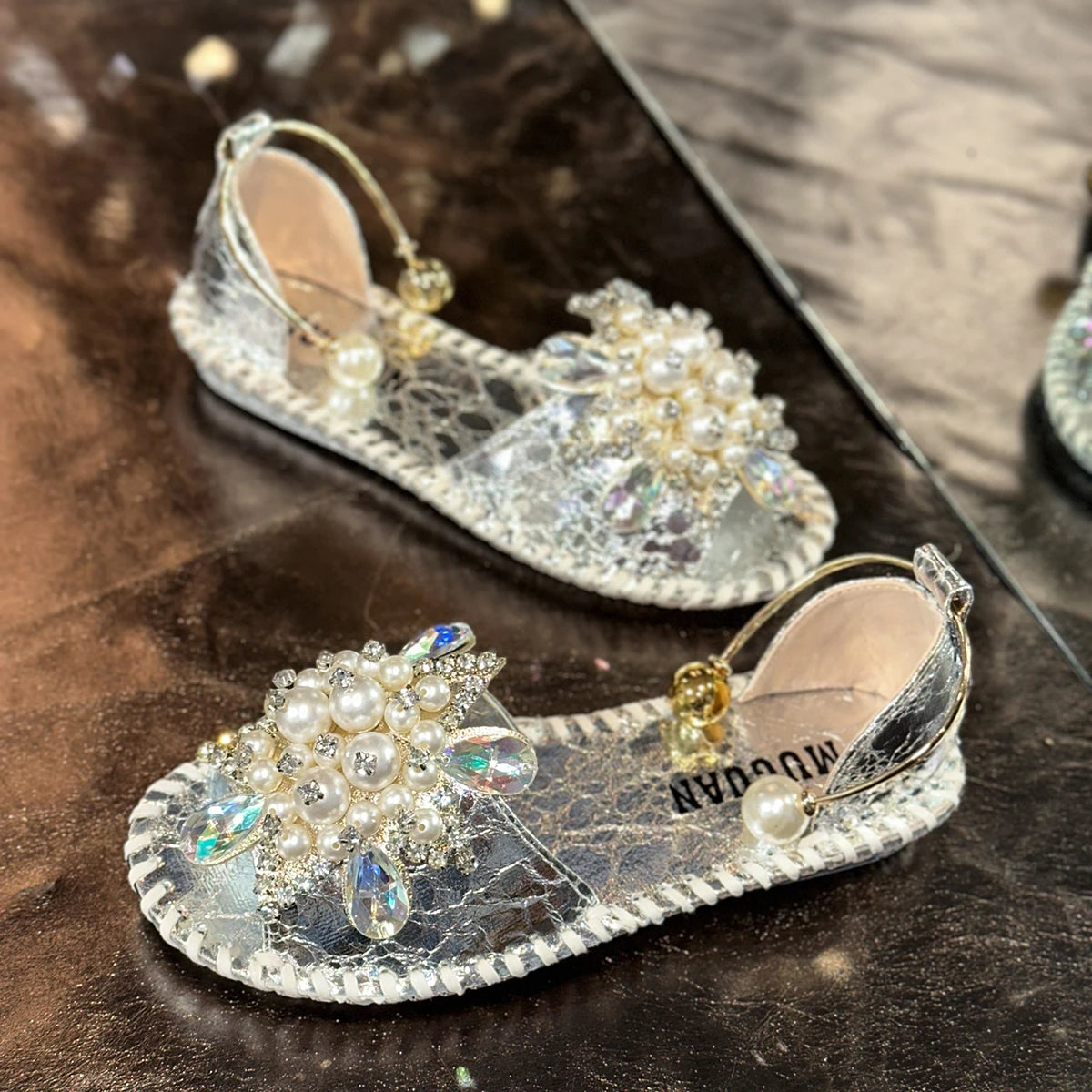 Aphixta New Gold Crystal Flower Flat With Sandals Women Summer Round Toe Shoes Outdoor Soft Sole Bling Slides Big Size 43