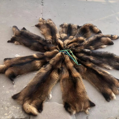 Animal fur pelts real Raccoon dog fur skins high quality Chinese raccoon skin fur