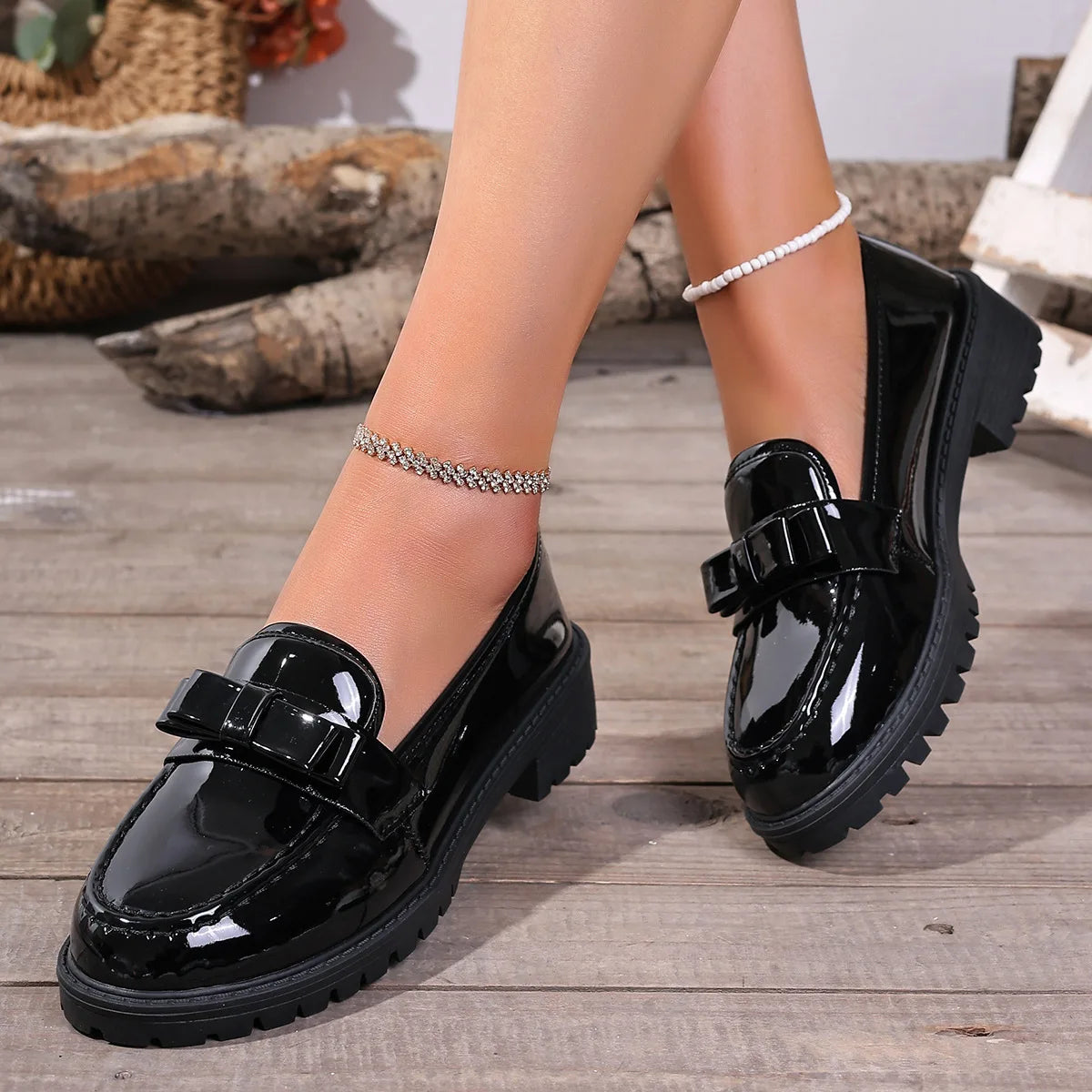 European and American Luxury Womens Leather Shoes Autumn New Outdoor Leisure Loafers Fashion Lacquer Leather Women's Shoes