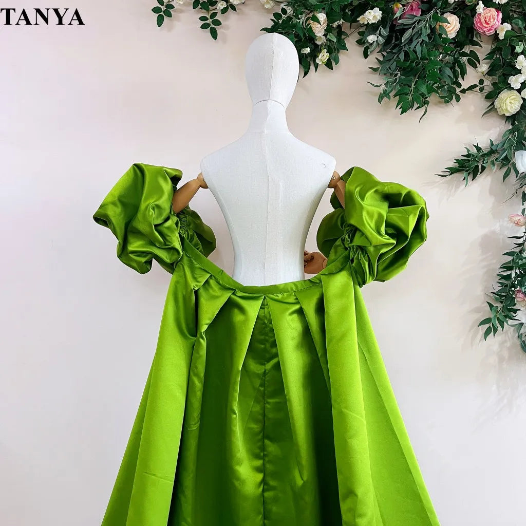 Red  Mikado Satin Long Wedding Cape Puffy Short Sleeves Court Tain Evening Cape Outfit Coat For Women Costume DJ199