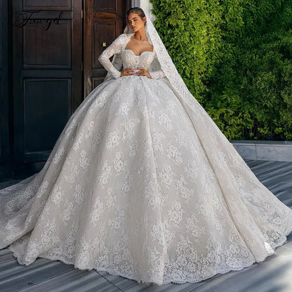 Customized Ball Gown Royal Wedding Dresses Scalloped Off The Shoulder Vestido De Novia Lace Exquisite Chic Robe De Mariee