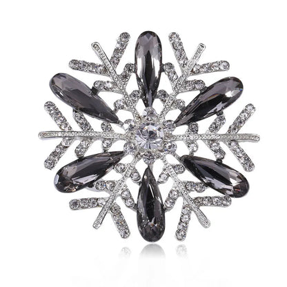 High-grade Rhinestone Snowflake Brooch Female Exquisite Jewelry Banquet Wedding Brooches Clothing Corsage Crystal Flower Badge