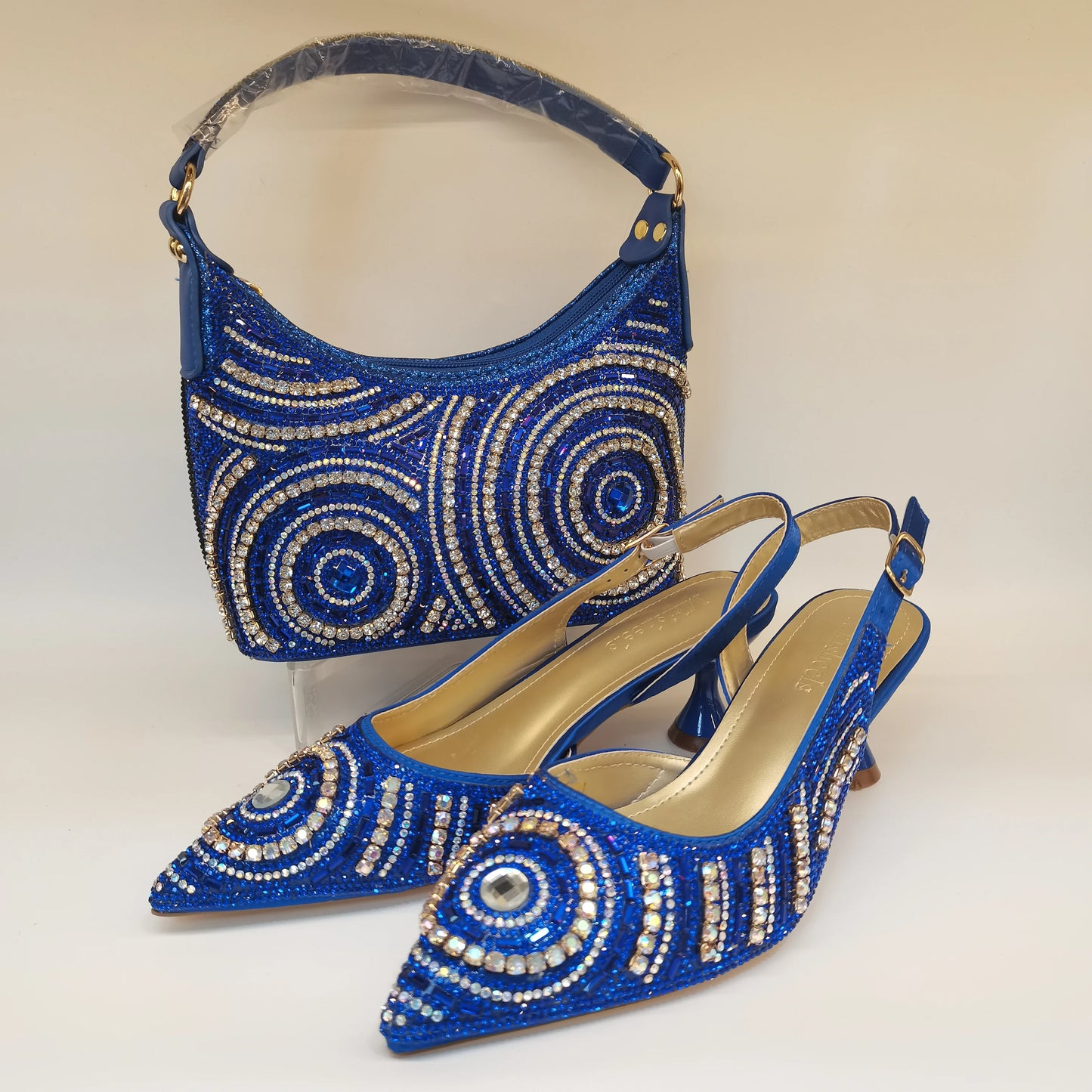 New Elegant Nigerian Women’s Gold Colour Heeled Shoes With Match Rhinestone Handbag Set Italian Design for Parties