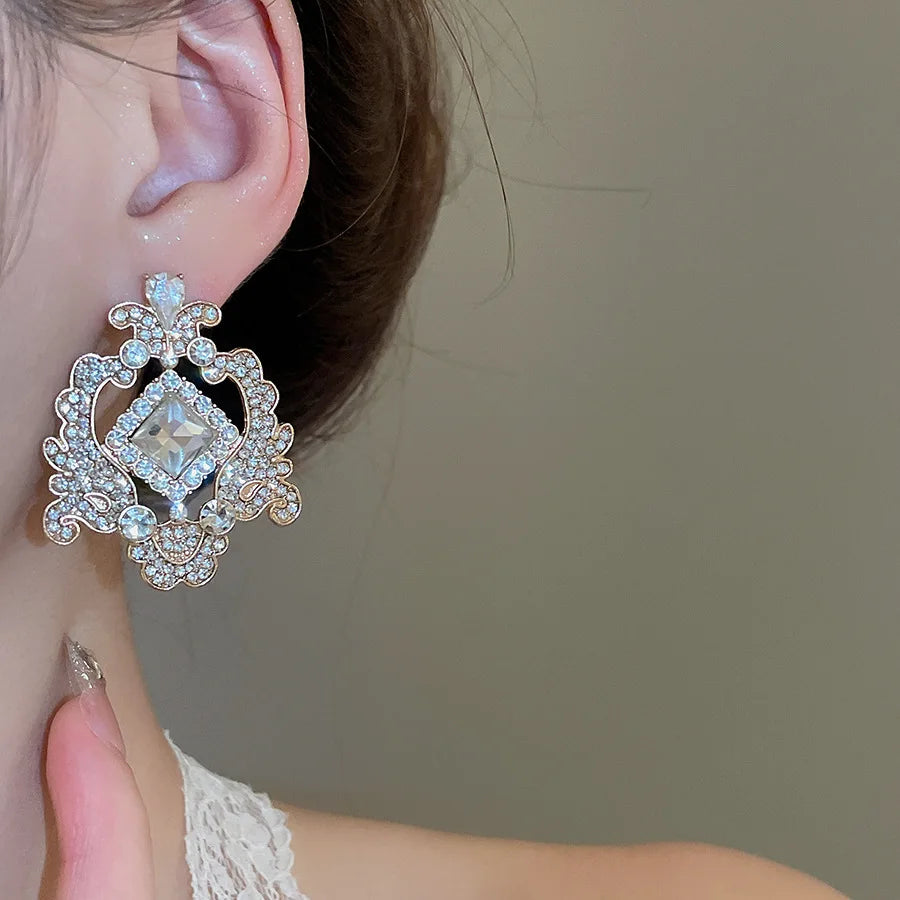 Inlaid Rhinestone Geometric Hollow Pattern Jewelry Sets for Women Elegant Temperament Light Luxury High-end Earring Necklace Set