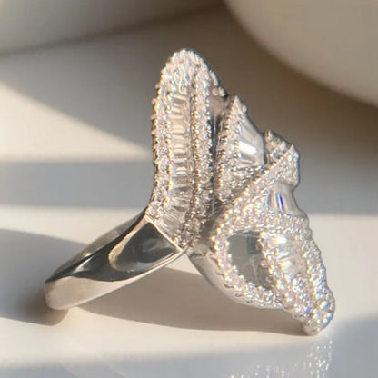 Elegant Bling Three Leaf Cubic Synthetic Zirconia Ladies Ring Wedding Party Bride Engagement Ring Fine Jewelry Accessories