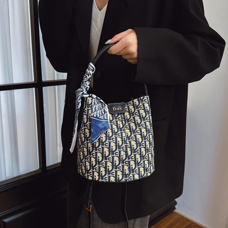 Vintage Light Luxury Bucket Bag Handbag for Women 2026 New Spring High-End Versatile Commuting Shoulder and Crossbody Bag