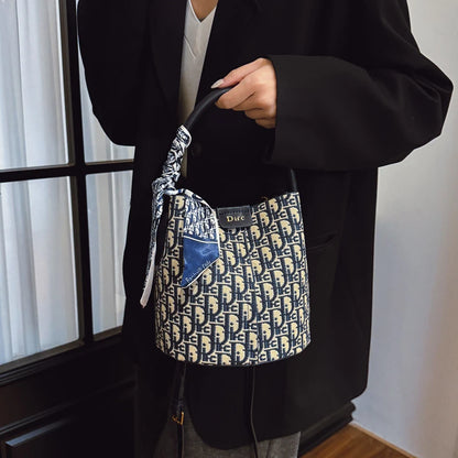 Vintage Light Luxury Bucket Bag Handbag for Women 2026 New Spring High-End Versatile Commuting Shoulder and Crossbody Bag