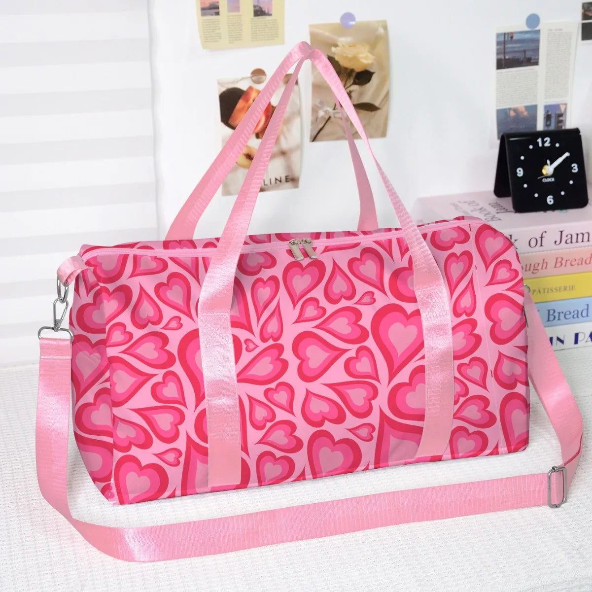 Popular Youthful Trendy Pink Love 3D Print Barrel Shape Crossbody Outdoor Sports Bags Gym Yoga Bag Large Capacity Travel Bags