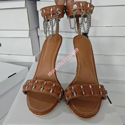 New Catwalk Bullet Chain Roman Sandals 2025 Summer Sexy Ladies Stilettos Black/brown Fashion Party Casual Open Toe Sandals