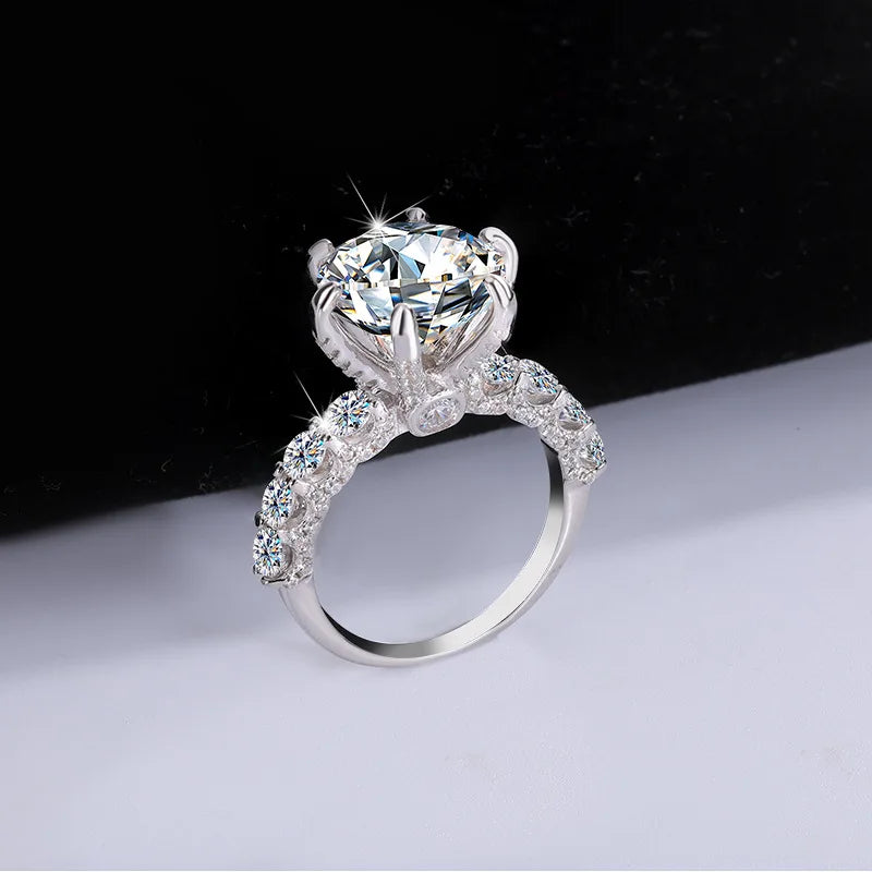 Women's Fashion High-End PT950 Platinum Ring, Luxury Inlaid 2CT Moissanite, White Moonlight Light Luxury Style