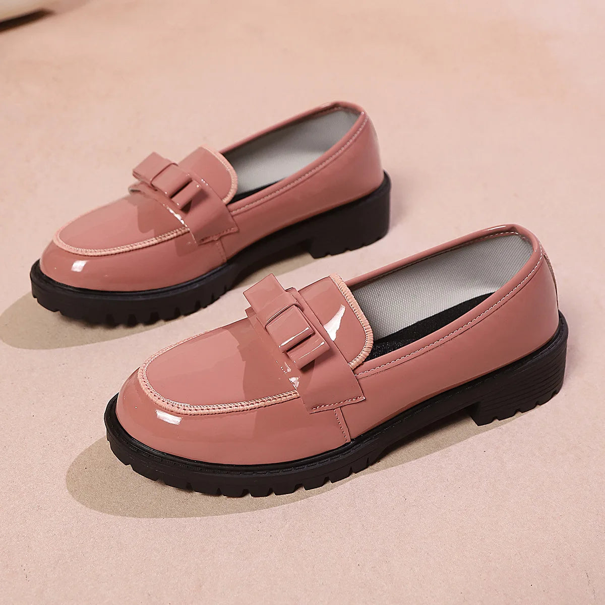 European and American Luxury Womens Leather Shoes Autumn New Outdoor Leisure Loafers Fashion Lacquer Leather Women's Shoes