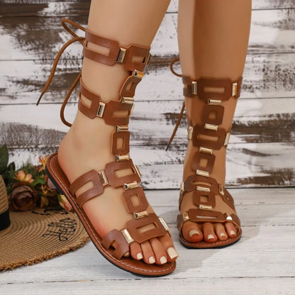2026 Summer Luxury Round Toe PU Women's Sandals Fashionable Flat Casual Beach Shoes Stylish Metallic Decoration Women's Sandals