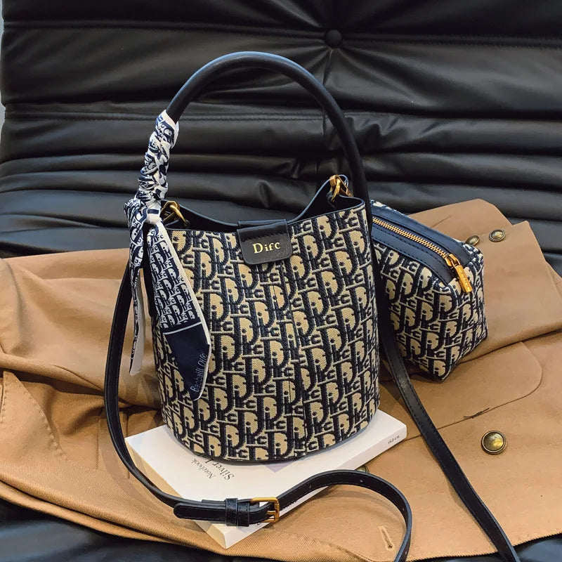 Vintage Light Luxury Bucket Bag Handbag for Women 2026 New Spring High-End Versatile Commuting Shoulder and Crossbody Bag