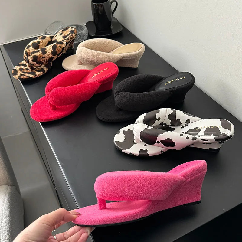 New Footwear Flock Women Wedges Slippers Flip Flops Shoes Fashion Round Toe Ladies Wedges Slippers Shoes Female Sandals Slides