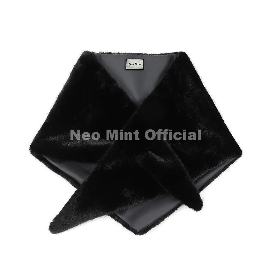 Neo Mint 2026 Brand Runway Fashion Stripes Sable Faux Mink Fur Triangle Foulard Women Winter Luxury Fur Scarf Neck Warmers Wraps