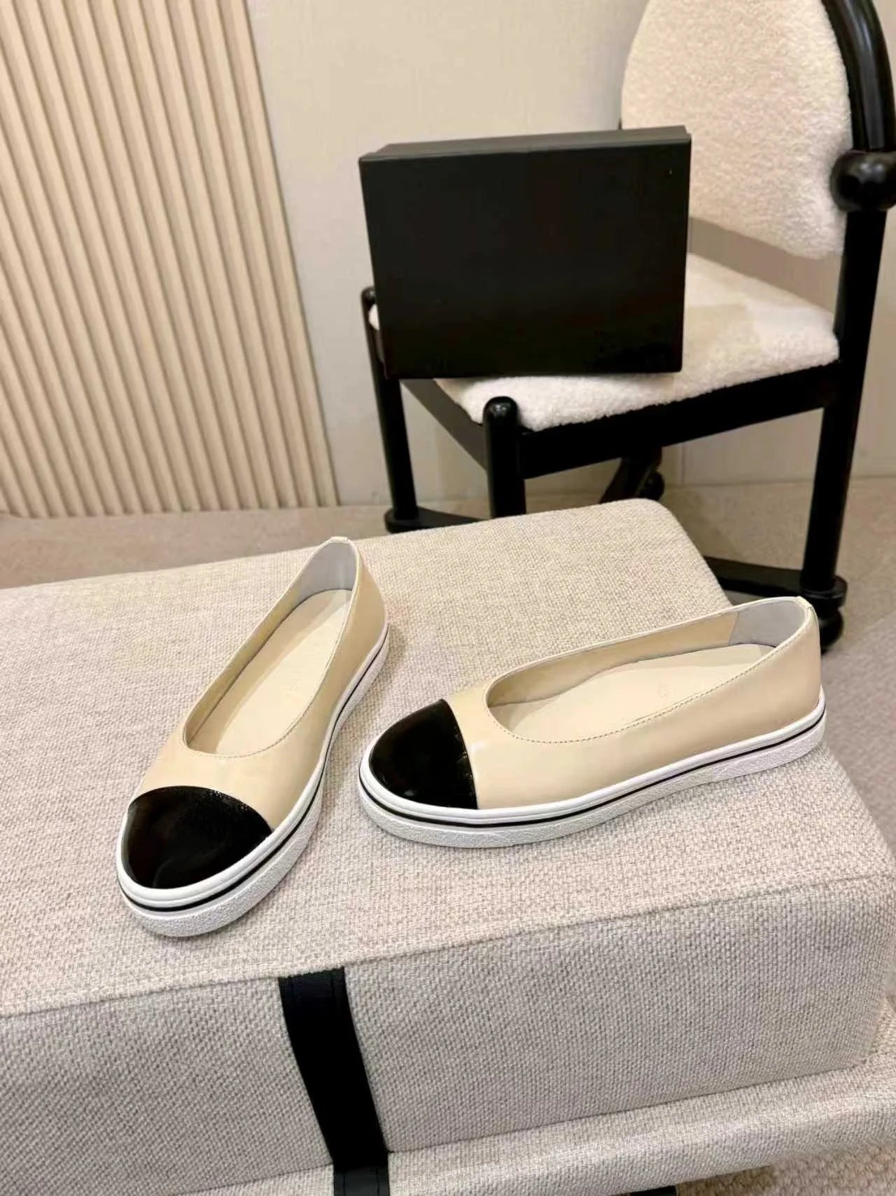 Luxury Brand Commuter Shoes Women's Slip-on Versatile Casual Shoes Casual Shoes Lambskin Material Stylish Casual Flat Shoes