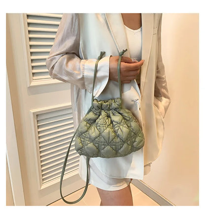 Women Drawstring Shoulder Bags Detachable Strap Quilted Crossbody Bag Solid Color Soft Padding Handbag for Outdoor Travel