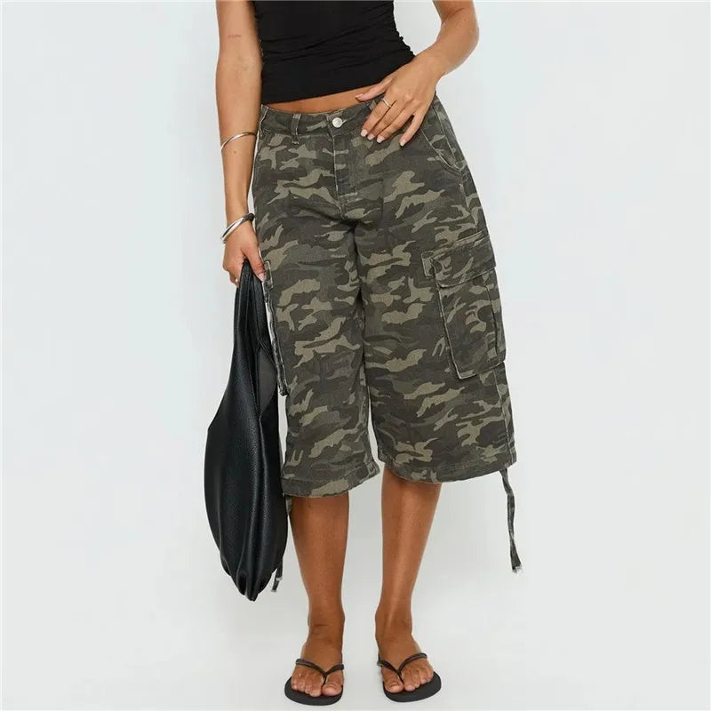 Women Camouflage Cargo Capri Pants Low Waist Multi Pocket Drawstring Hem Denim Bermuda Shorts Y2K Vintage Streetwear