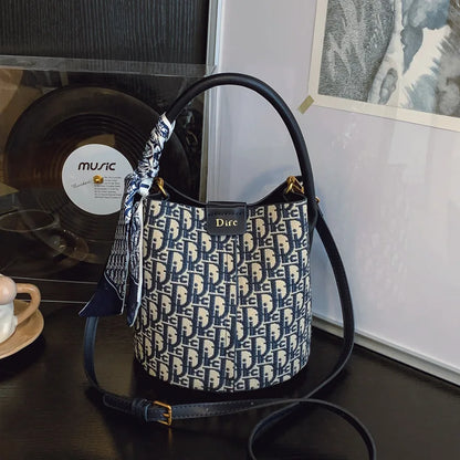 Vintage Light Luxury Bucket Bag Handbag for Women 2026 New Spring High-End Versatile Commuting Shoulder and Crossbody Bag