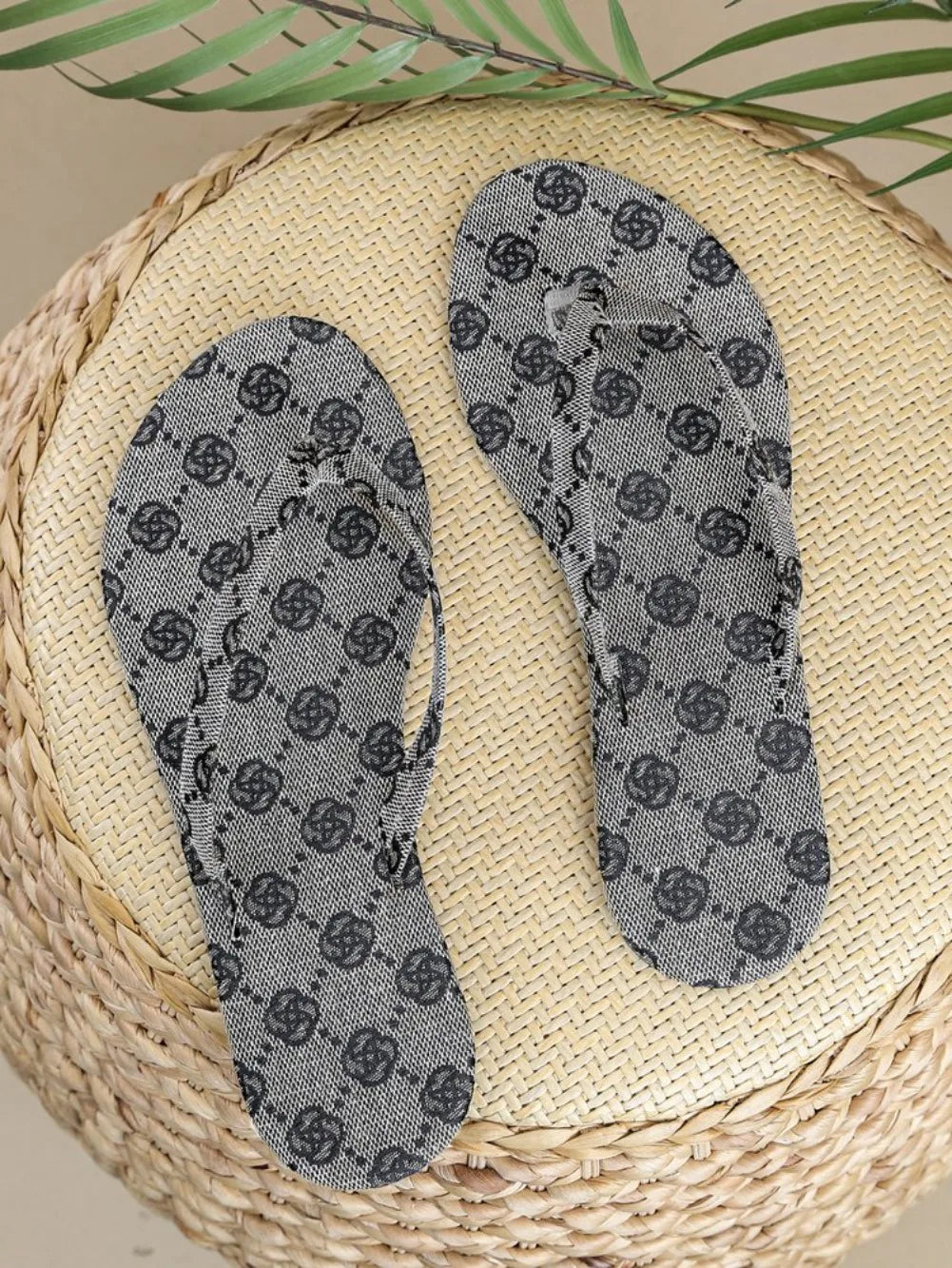 Women Denim Slippers Luxury Flat Lightweight Shoes Woman Flat Peep Toe Sandals Ladies Casual Beach Slippers Female Slides Women