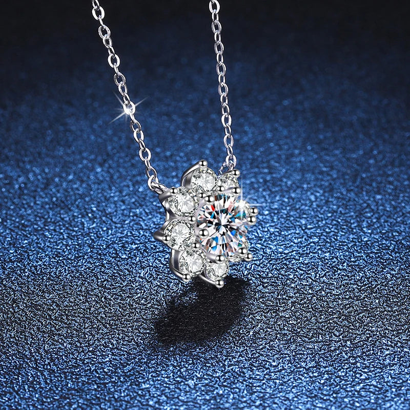 NeeTim 1CT Moissanite Sparkling Necklace For Woman Pendant 925 Silver Plated with White Gold Chains Party Bridal Fine Jewelry