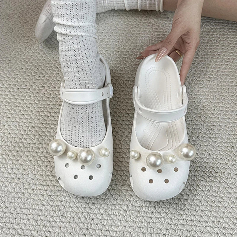 Clogs Summer Slippers Women Luxury Pearl Metal Flower Mary Janes Designer Ballet Shoes Girls Corc Charms Sandals Indoor Outdoor