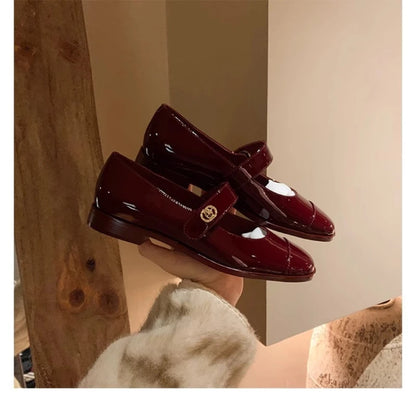 Women Two Tone Mary Jane Shoes 2026 New Patent Leather Buckle Strap Low Heel Casual Shoes For Office And Daily Wear Elegant