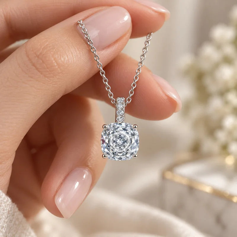 Platinum Pt950 Octagonal Cut Moissanite Necklace Women'S Square Diamond Pendant, A Delicate And Luxurious Clavicle Chain