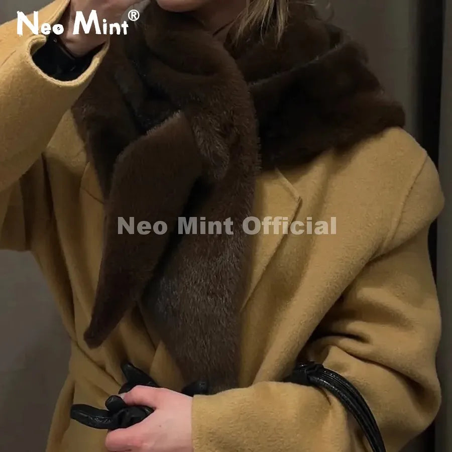 Neo Mint 2026 Brand Runway Fashion Stripes Sable Faux Mink Fur Triangle Foulard Women Winter Luxury Fur Scarf Neck Warmers Wraps