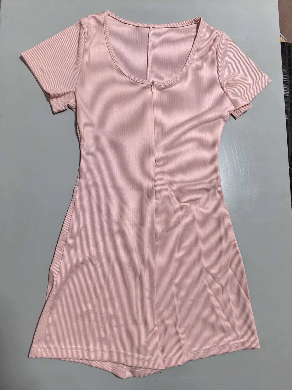 Womens Playsuits Yoga Low Neck Slim Fit Short Sleeve Jumpsuits Stretch One Piece Romper Sexy Fitness Female Sportwears Zipper