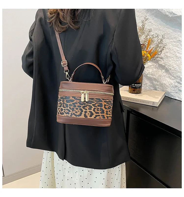 Fashion Round Bucket Bags For Women's Daily Used, Leopard Pattern Crossbody Shoulder Bag For Commuting, Casual Ladies Handbags