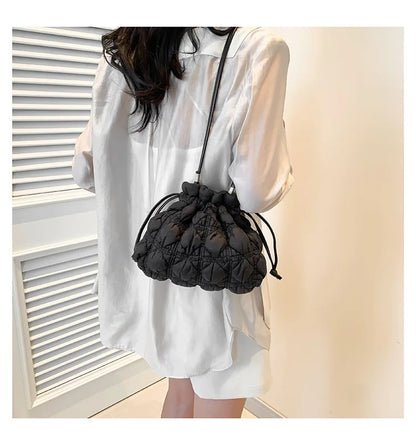 Women Drawstring Shoulder Bags Detachable Strap Quilted Crossbody Bag Solid Color Soft Padding Handbag for Outdoor Travel