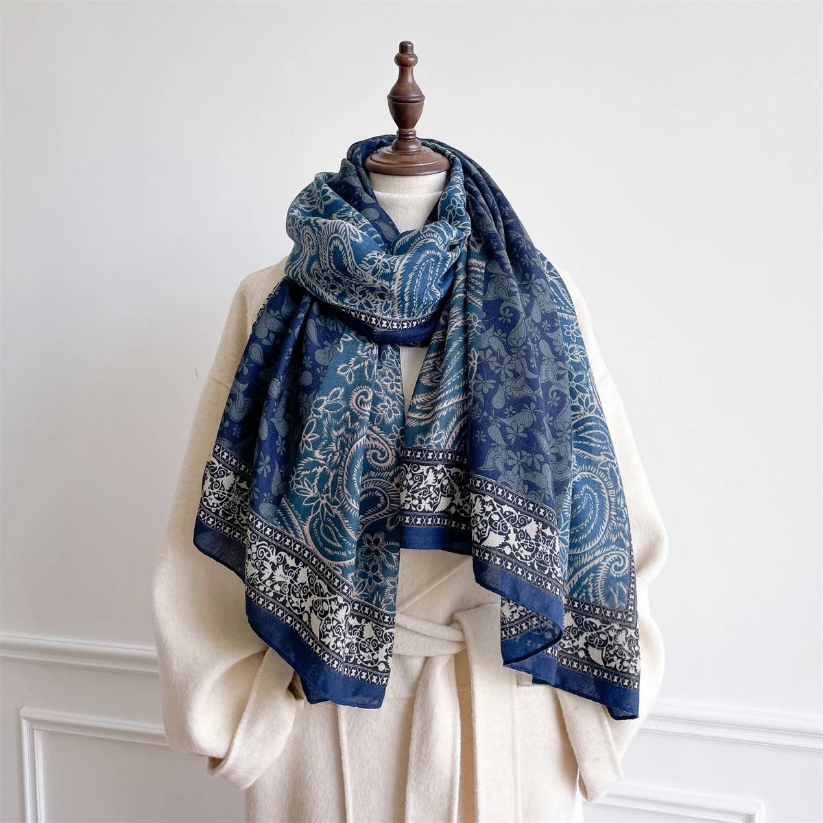 Autumn and Winter Travel Warm Cashmere Shawl Scarf Fashion Women Paisley Print Pashmina Blanket Wraps Female Cute Poncho Bufanda