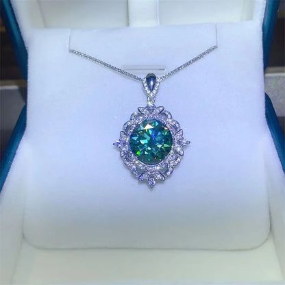 Luxurious & Grand Green Diamond Luxury Necklace Pendant For Women 5ct Moissanite PT950 Platinum | Gorgeous design, noble on neck