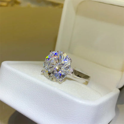 Classic Moissanite PT950 Platinum 10 Carat Luxurious Oval Ring for Women, durable structure and long-lasting brilliant luster