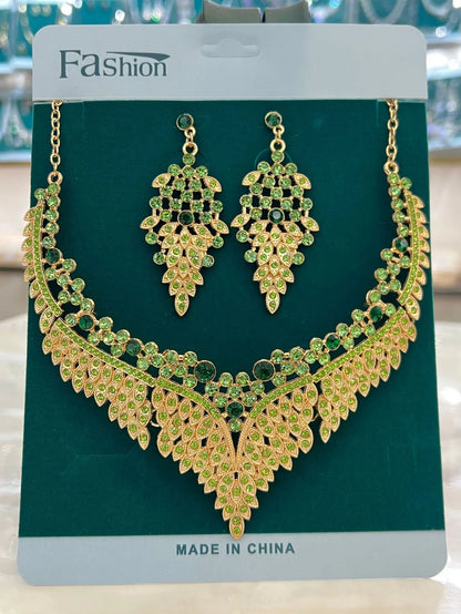 Two Piece Set of Emerald Fan-Shaped Necklace Earrings for Women on Vacation, Sweet Dates, Honeymoons, Valentine's Day Gifts