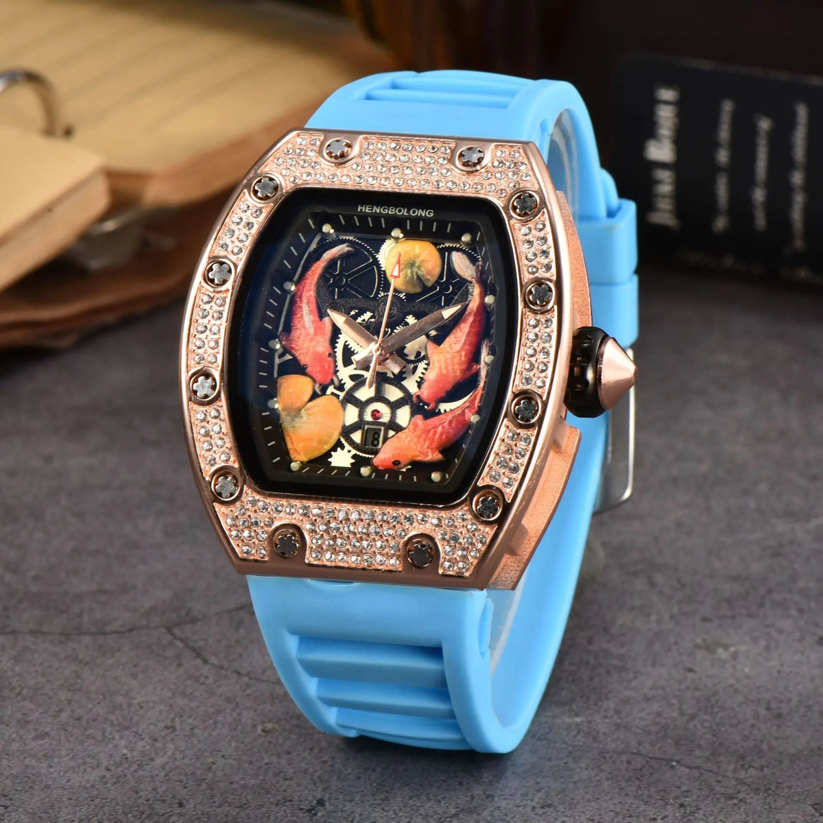 2026 New Hengbolong Diamond Quartz Watch Men's Fashion Koi Pattern with Calendar Watch