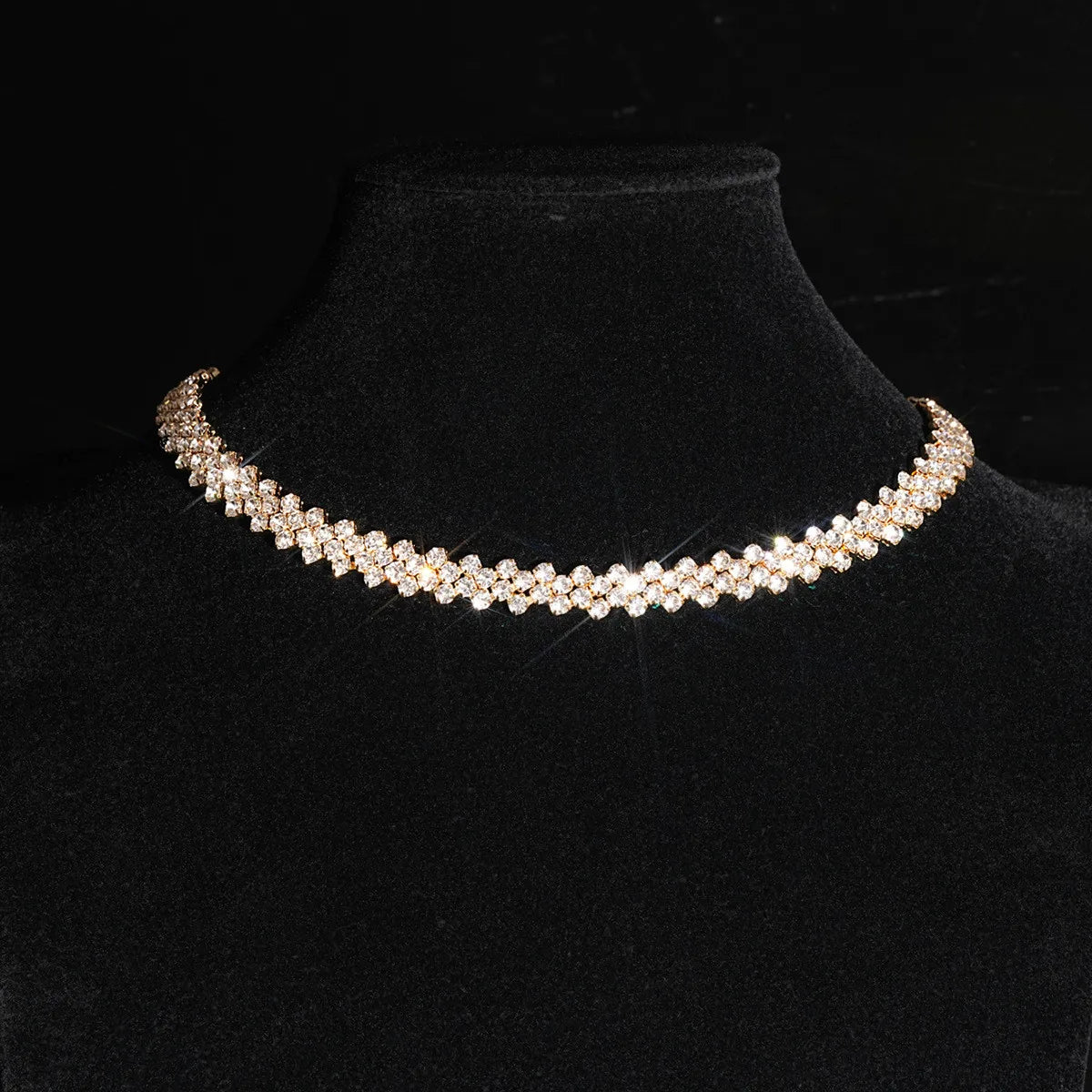 FYUAN Fashion Silver Gold Color Black Rhinestone Choker Necklaces for Women Geometric Crystal Necklaces Party Weddings Jewelry