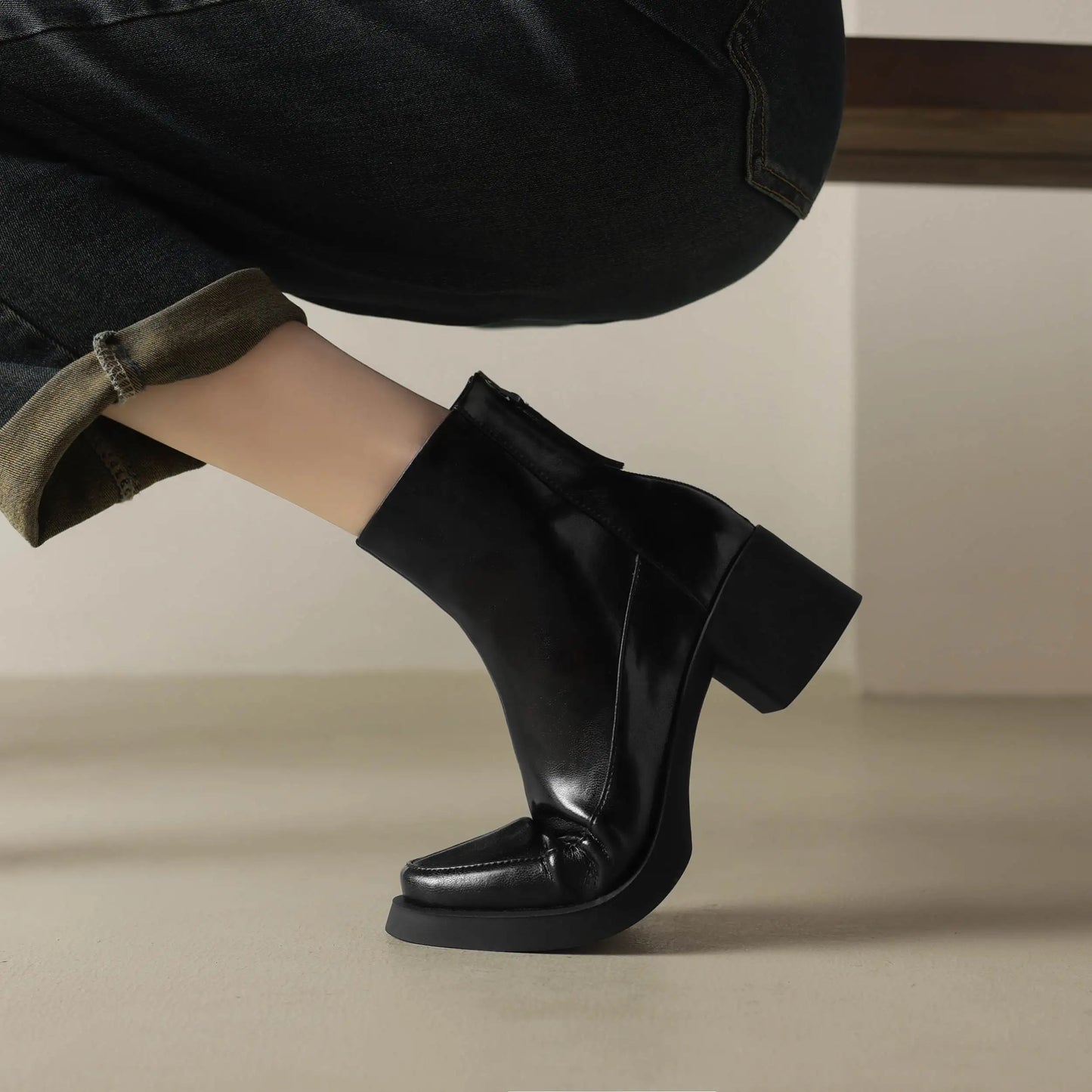 Plus Size 34-43 Cow Skin Round Toe Zipper High Heels Modern Motorcycles Boots Warm Winter Shoes Dating Retro Brand Ankle Boots