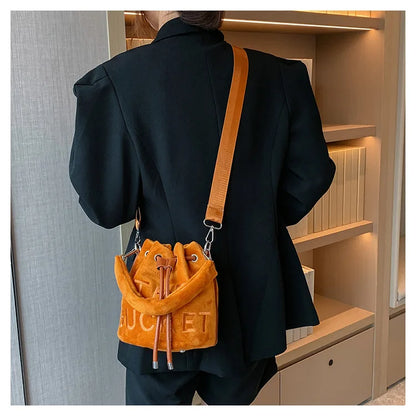 New Fashion Women's Bucket Bag Trend Brand Personality Plush Shoulder Bag High-end Elegant Crossbody Bag Designer Luxury Handbag