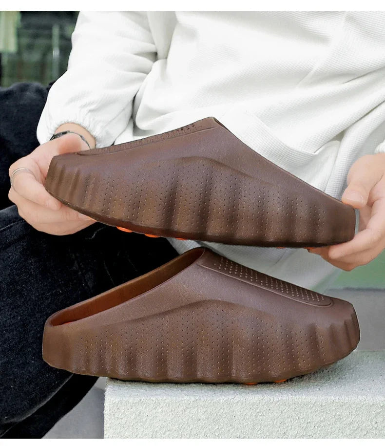 New Men's Slippers Outdoor Soft Thick Sole Slides Breathable Sandals Non-Slip Bathroom Slippers Lightweight Summer Beach Sandals