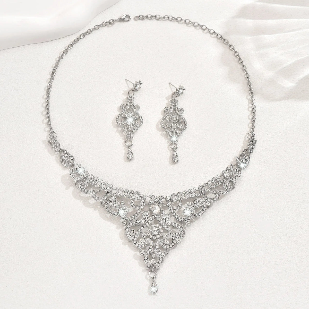 Design Sense Palace Style Jewelry Set, High-End Luxury Rhinestone Inlaid Women's Jewelry Accessories
